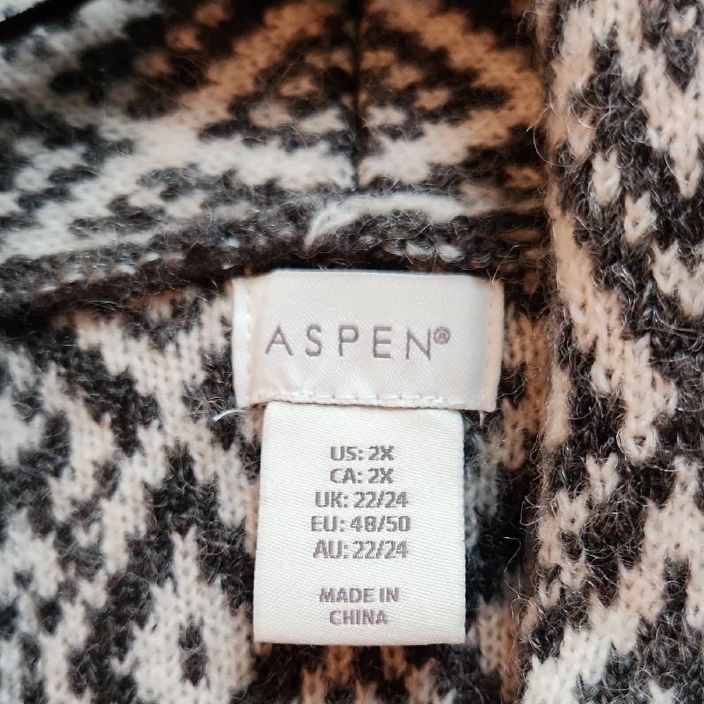 Aspen Geometric Patterned Coat - Picture 4 of 5